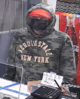 Denver police looking for two suspects in aggravated robbery | KDVR FOX31