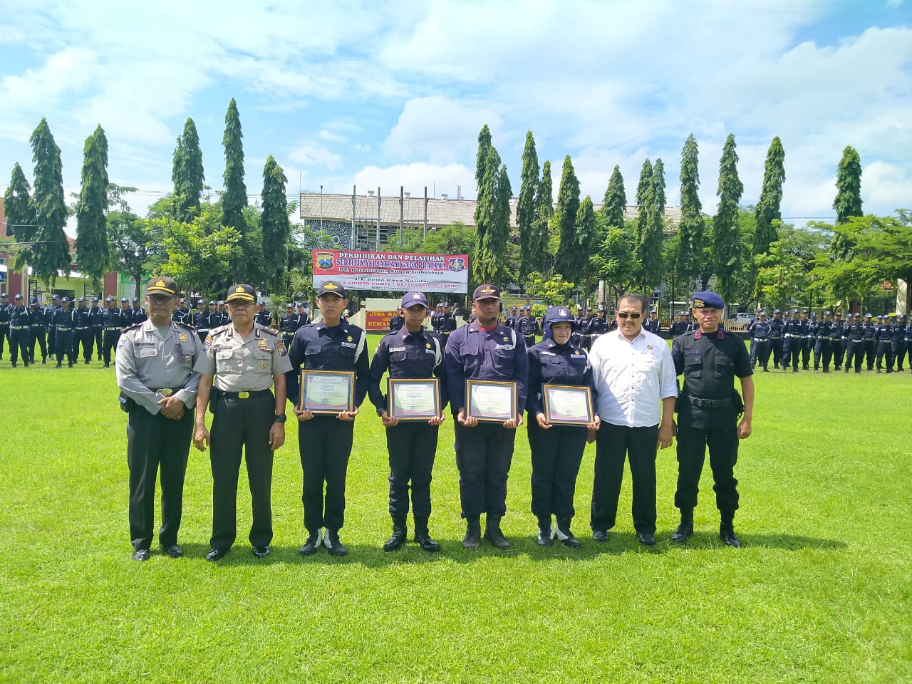 4 Peserta Diklat Sertifikasi Satpam Gada Pratama di Brimob Kediri Dapat  Penghargaan Terbaik – Kediri Selalu Di hati