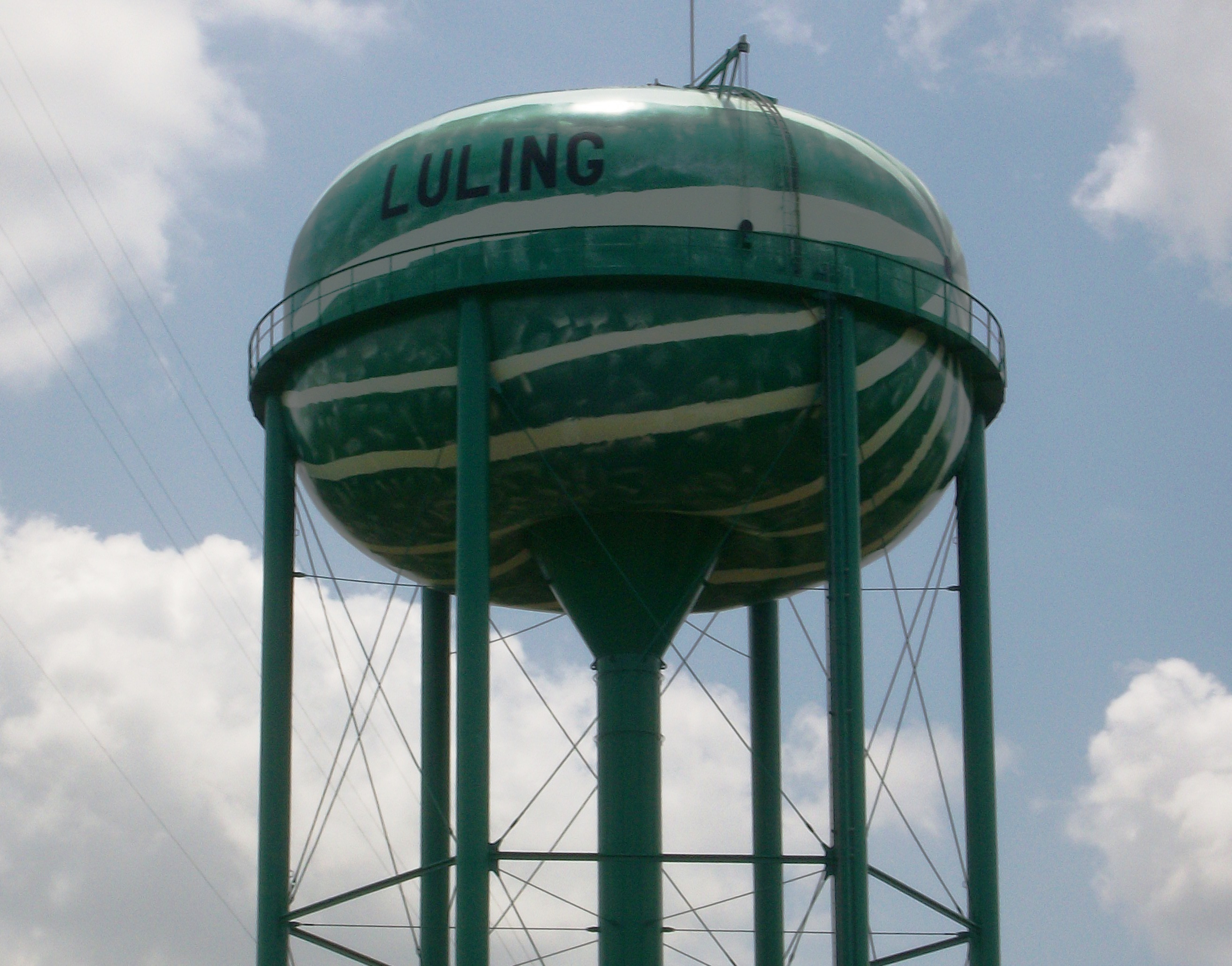 Loopiness in Luling, Texas Kernut the Blond