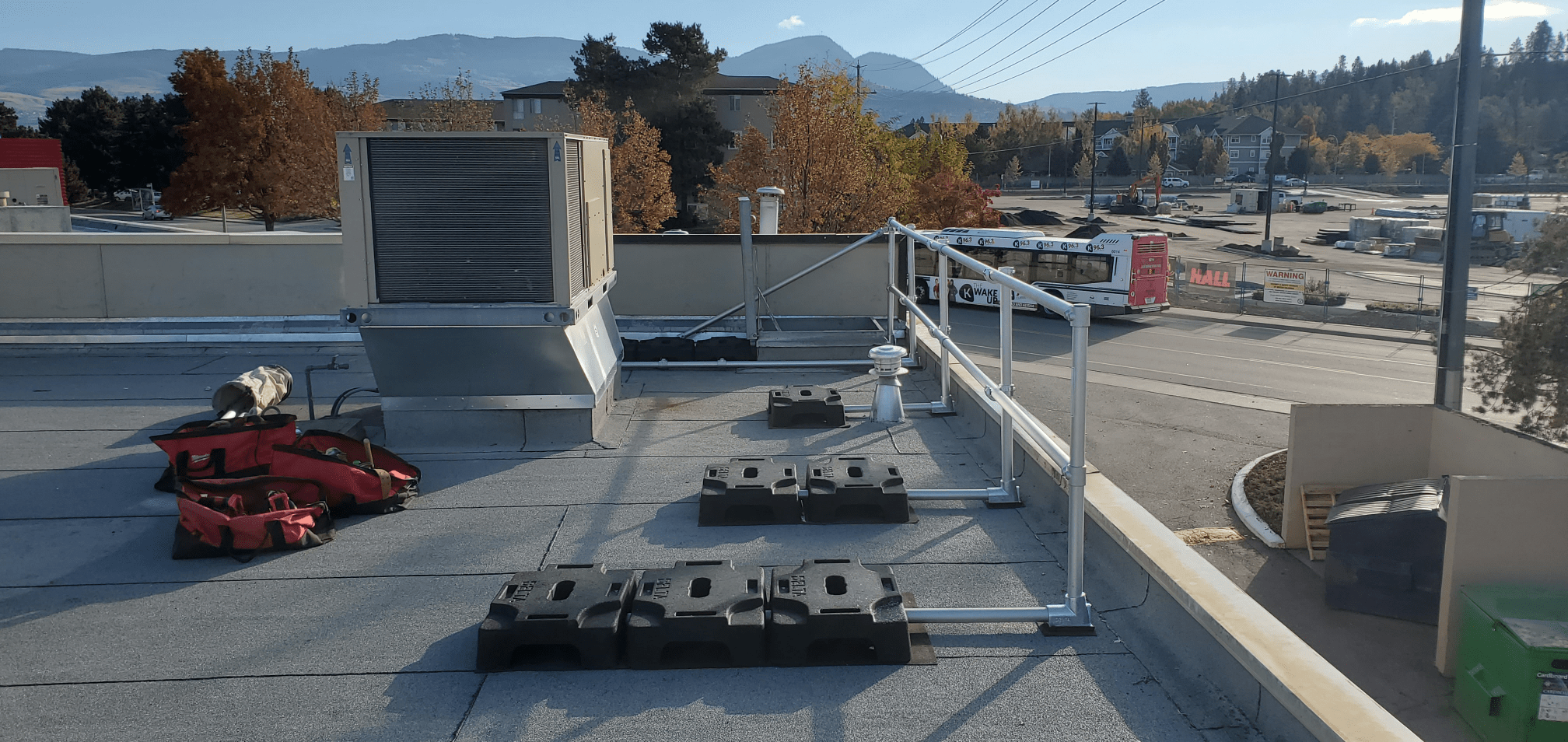 Guardrail Dilworth Shopping Centre Kelowna, BC kN Fall Protection