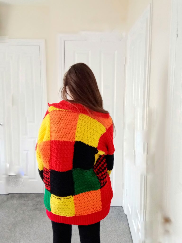 02/11/2016 · the free pattern comes in just one size, but if you have a bit of crochet experience you would be able to alter the size of the basic shapes and the count for the ribbing. Now You Can Crochet Harry Styles Colour Block Patchwork Cardigan With This Free Pattern Knithacker