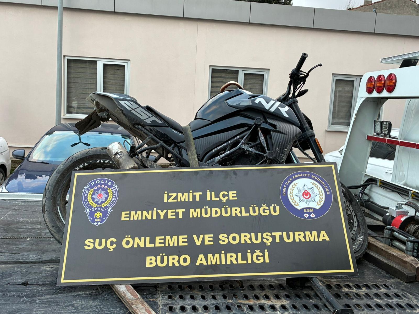 İzmit-Kandıra Yolu'nda Tek Teker Olayı: Fail Yakalandı!