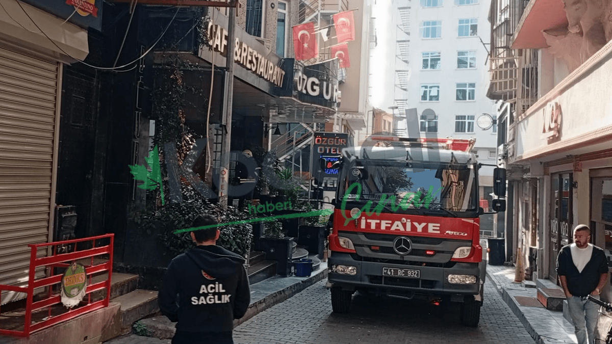 İzmit merkezde otel yangını korkuttu: Çamaşırhane kullanılmaz hale geldi