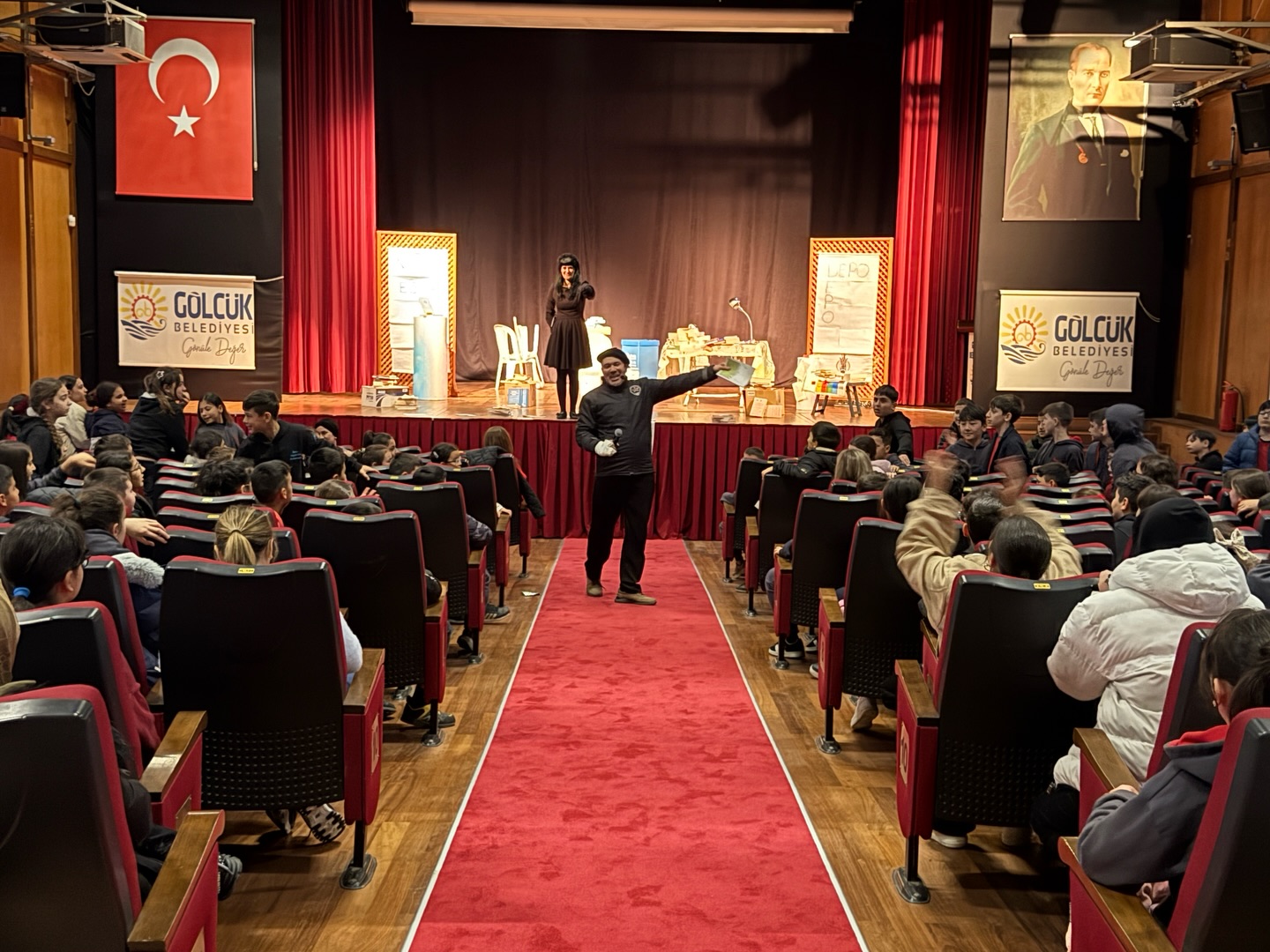 Kütüphaneler Haftası’nda Gölcük’te tiyatro etkinliği