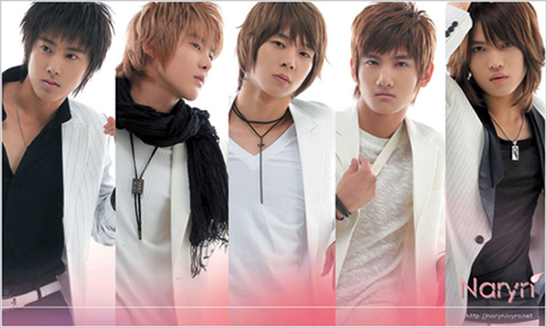 Tvxq debut pada 26 desember 2003 dengan lima member awalnya. Dong Bang Shin Ki 2003 2009 Kpop My Cherry