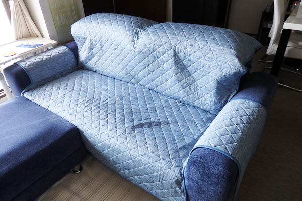 ソファーカバーをかけるだけでひんやり ニトリ冷感ソファパッド【Nクール】
