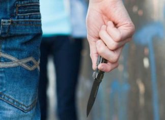 Сокулукта балдар мушташа кетип, бир жигит бычак жеп каза болду