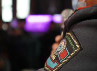 Бишкек: Милиция кызматкери РИИБнын сактоочу жайынан 33,8 кг баңгизат уурдаган