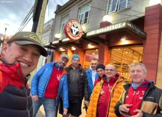 Кадыракун Нурмаматов Антарктидадагы эң бийик чокуну багындырган биринчи кыргызстандык болду