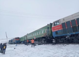 Казакстанда Бишкек — Самара багытындагы поезд менен тепловоз кагышты, жабыркагандар жок