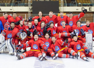 Кыргызстандын хоккей боюнча курамасы үчүнчү дивизиондун оюнунда дүйнө чемпиону болду