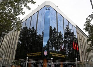 «Кылмышты жашыруу токтоп калды» — Аширхожаев балдарга карата зомбулуктун өсүшү тууралуу