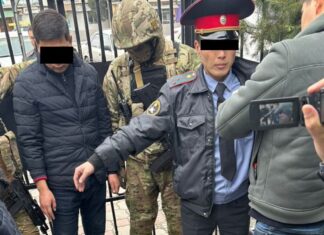 Сокулук РИИБдин тергөөчүсү 100 миң сом пара алып жатканда кармалды