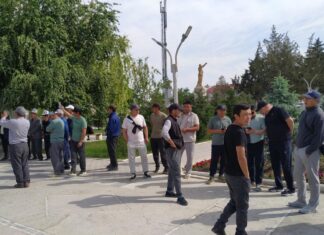 Баткенди калыбына келтирүү: Насыясын өндүрө албаган ишкерлер нааразычылык акциясына чыгышты