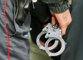 Ош: Куралдуу карактоолорго шектелген топ кармалды