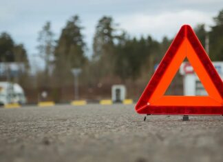 Ноокат: Жол кырсыгынан 2 адам каза таап, дагы бири ооруканага жеткирилди