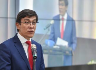 Жогорку Кеңеште Эдил Байсаловду кызматтан алуу маселеси каралат