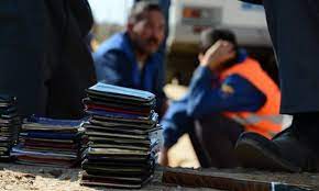 Бишкек: Кыргызстандыктарды чет өлкөгө жумушка жөнөткөн мыйзамсыз каналга бөгөт коюлду