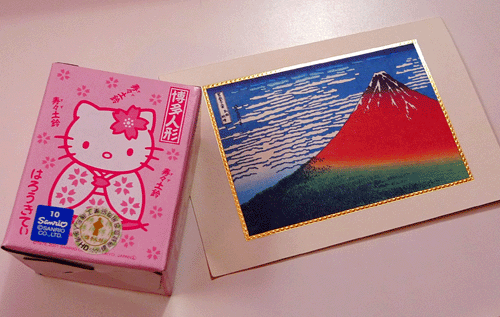 HELLO KITTY的博多人形土鈴＆富士山版畫的賀年卡