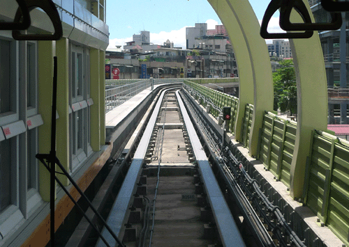 年底前持悠遊卡搭乘木柵內湖線可享六四折優惠