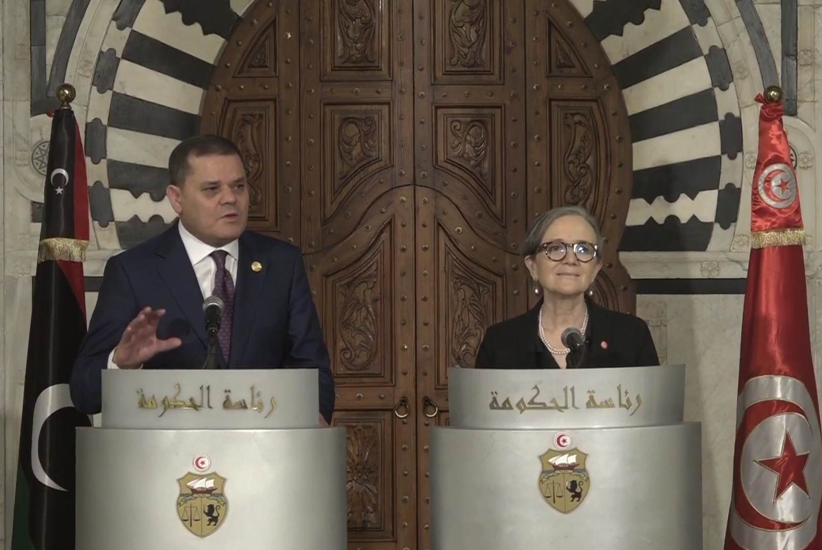 في مؤتمر صحفي مشترك: الدبيبة ونظيرته التونسية يتفقان على توحيـد الإجراءات الجمركيـة وإلغاء القيـود المفروضة على كافة السلع بين البلدين.