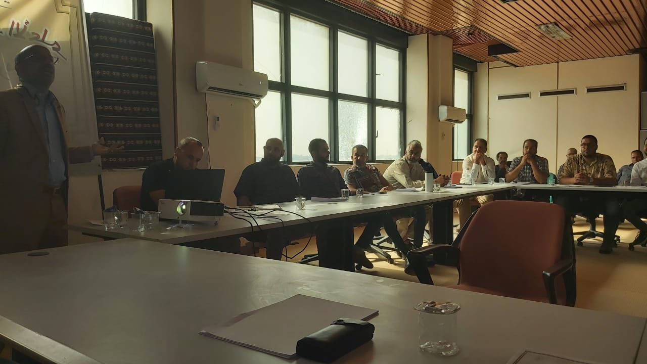 إختتام الدورة التدريبية الأولى لرفع كفاءة موظفي الموارد البشرية بالقطاعات والاجهزة ببلديات سرت واهراوة وخليج السدرة 