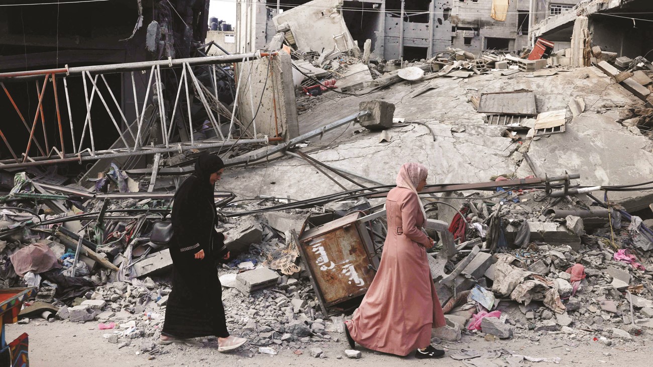 استشهاد 36 فلسطينيا في غارات جوية شنتها مقاتلات العدو الإسرائيلي فجر الجمعة .