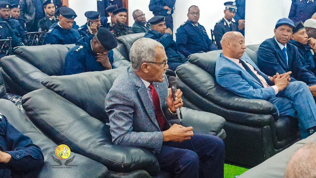مديرية الأمن ببلدية اوباري تنظم المؤتمر الأول للعلوم الأمنية .
