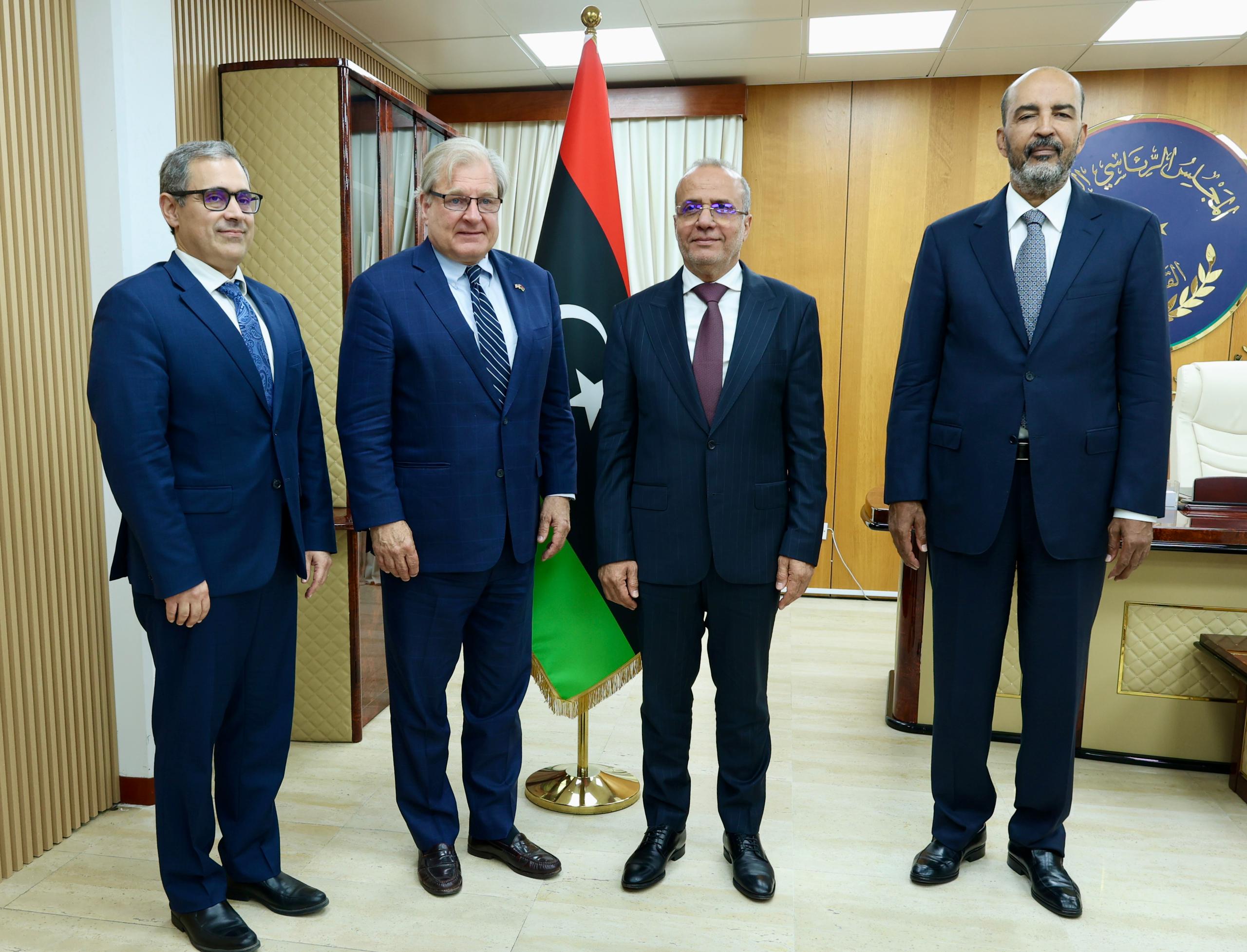 النائبان بالمجلس الرئاسي موسى الكوني وعبدالله اللافي يبحثان مع نورلاند مستجدات العملية السياسية وملف المصالحة .