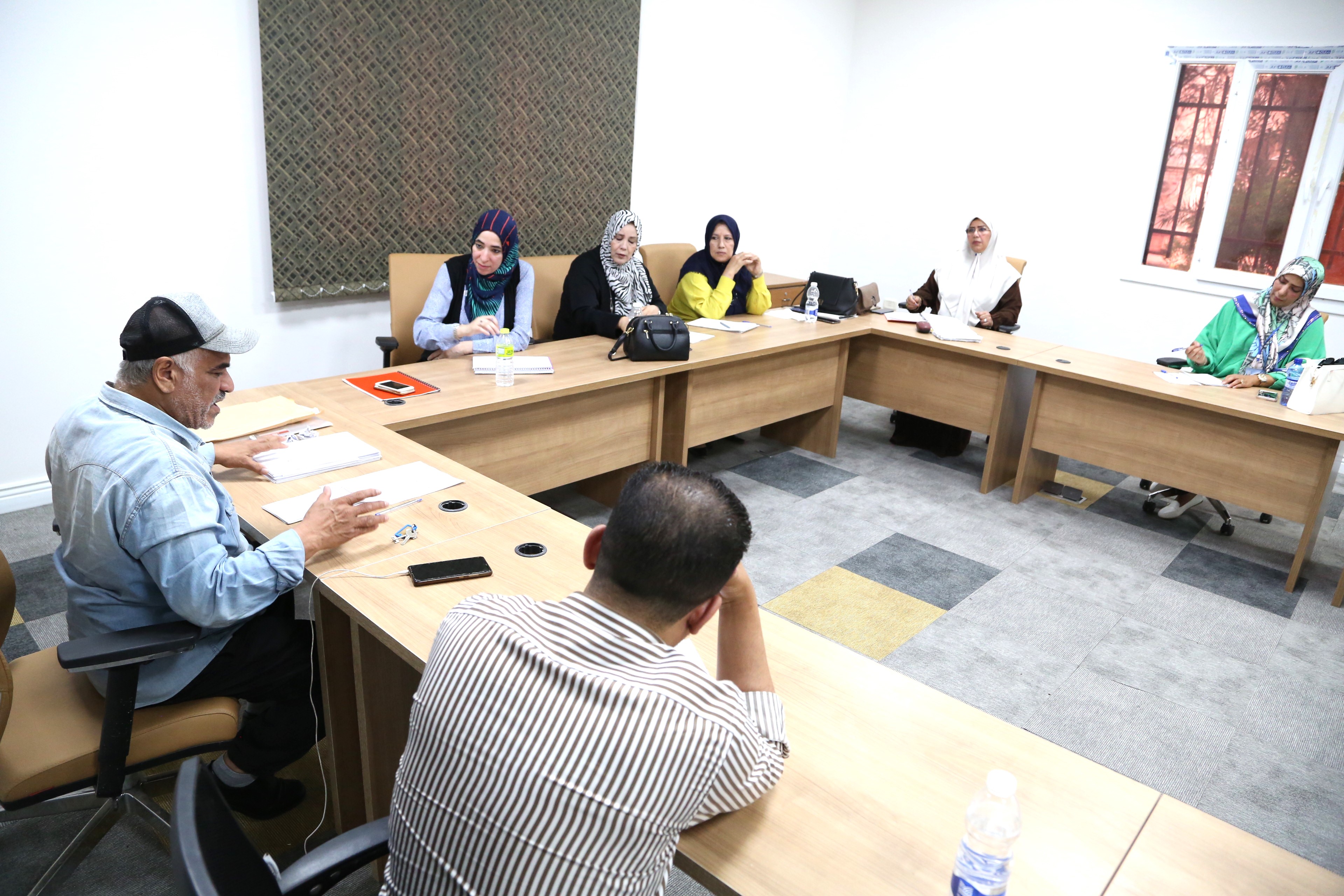 اختتام دورة في فنون كتابة التقرير الصحفي نظمتها وكالة الأنباء الليبية .