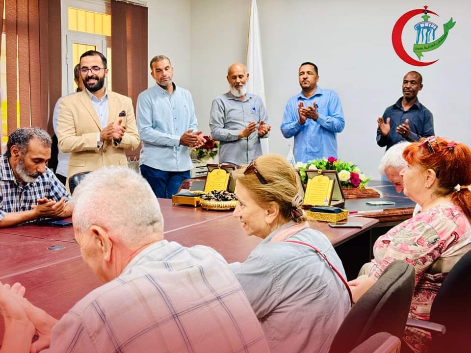 إدارة مستشفى العافية بهون تكرم عدد من الأطباء الاوكرانيين 