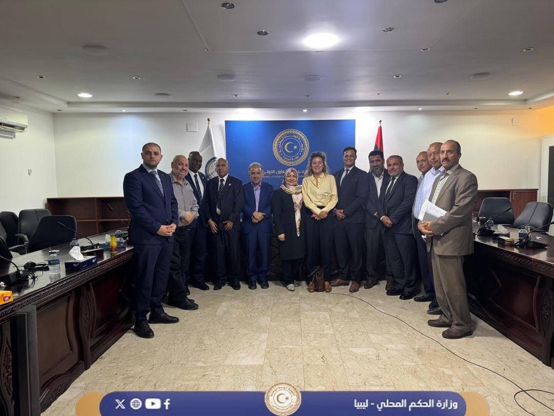 اللجنة الفنية بمتابعة ظاهرة ارتفاع منسوب المياه بزليتن تبحث مع خبراء من جمهورية هولندا الاستفادة من التجربة في معالجة طفح المياه . 