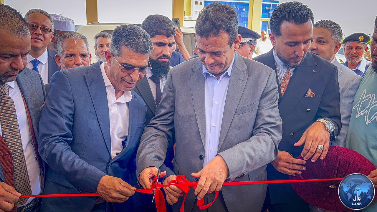 ابوجناح يفتتح مستشفى العجيلات ، المتوقف عن العمل لأكثر من 16 عامًا.&rlm;