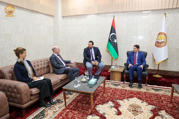  العقوري والسفير السويسري يبحثان آخر التطورات المتعلقة بالجانب السياسي وأزمة مصرف ليبيا المركزي وملف المصالحة الوطنية.