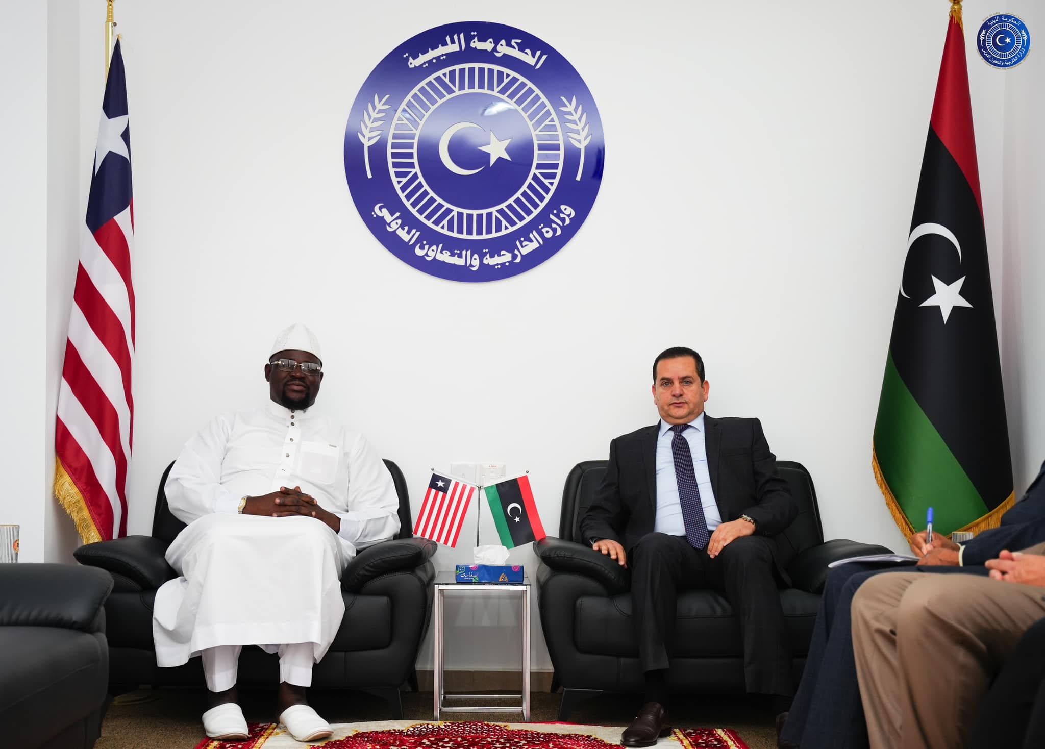الحويج يبحث مع المبعوث الرئاسي الخاص لرئيس جمهورية ليبيريا علاقات التعاون.