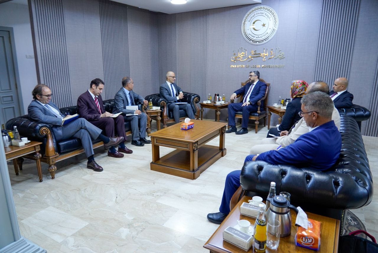 (التومي) وسفير الاتحاد الأوروبي يبحثان تنفيذ مشاريع لدعم البلديات