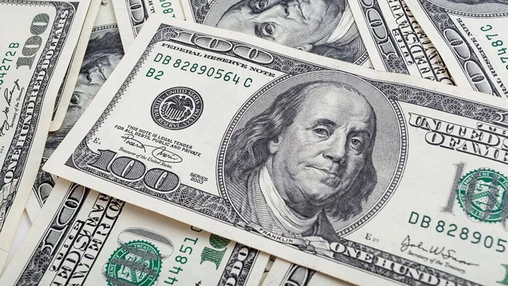 الدولار يلتقط الأنفاس قبل بيانات الوظائف والانتخابات الأمريكية. 