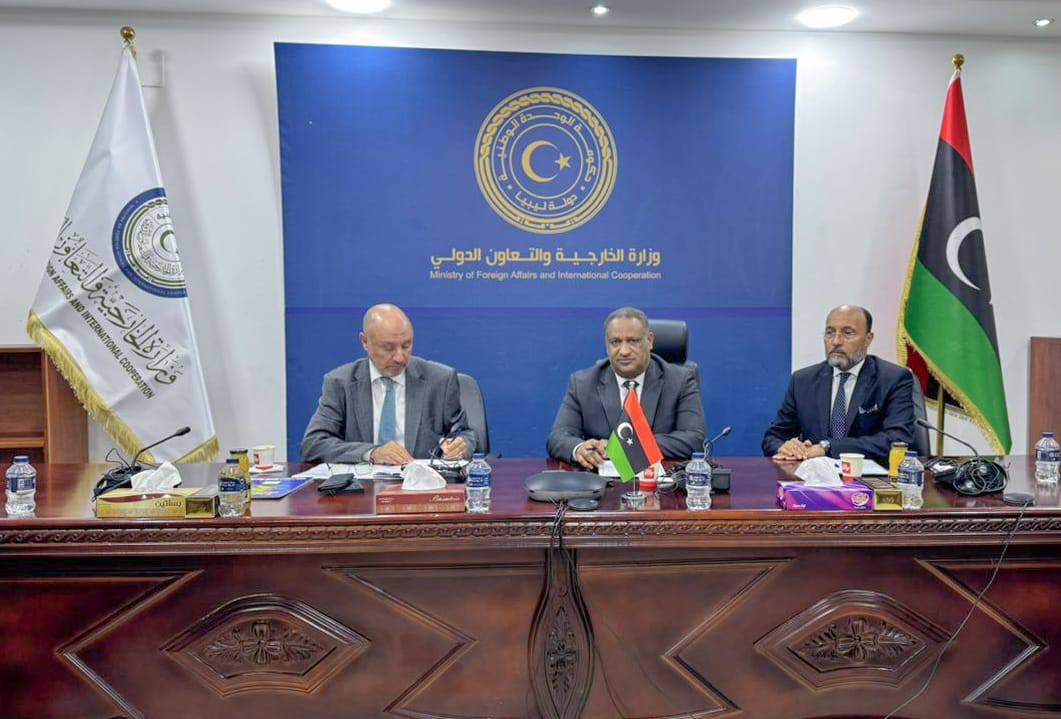 وزارتا الخارجية والعمل بحكومة الوحدة الوطنية تبحث تقديم التسهيلات وتبسيط المعاملات للمغتربين الليبيين