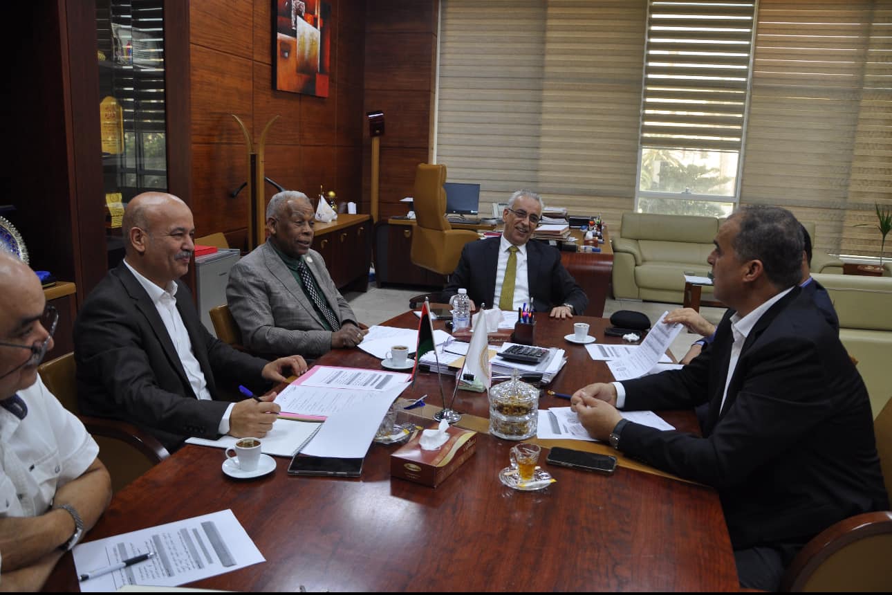 اجتماع موسع بوزارة الإسكان والتعمير لبحث دعم المتضررون جراء الحروب في البلاد.
