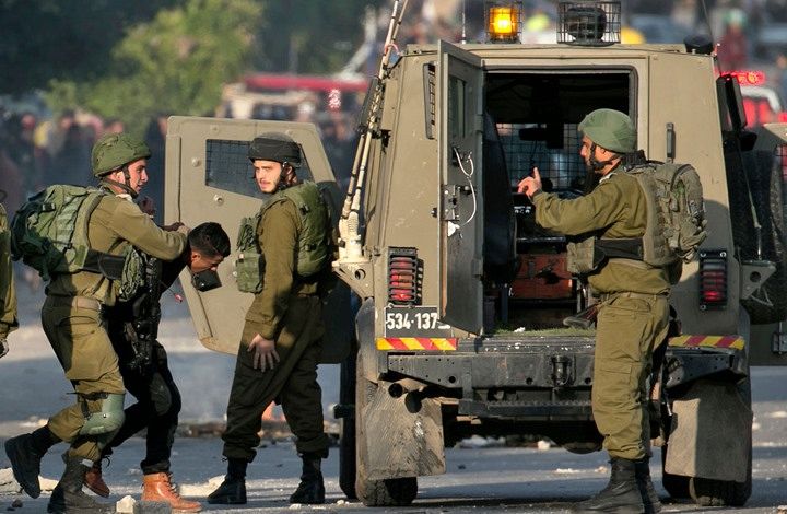 الاحتلال الإسرائيلي يعتقل 12 فلسطينيا من الضفة الغربية بينهم أطفال وأسرى سابقون