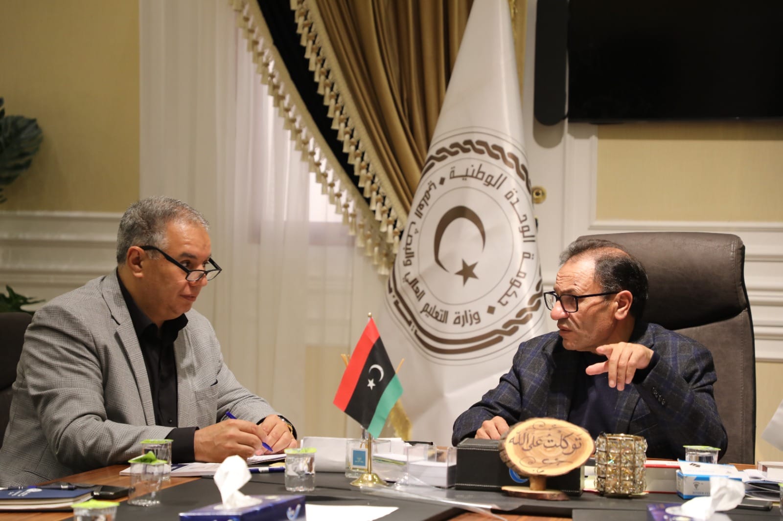  القيب يبحث مع مركز أبحاث طب الأسنان سبل تطوير البحث العلمي وتوسيع آفاق التعاون مع الجامعات الليبية . 