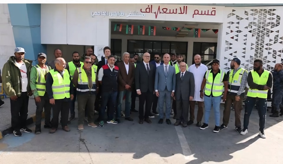 مدير المستشفى الجامعي يبحث مع السفير الايطالي آفاق التعاون في مجالات تدريب الكوادر الطبية وتبادل الخبرات . 
