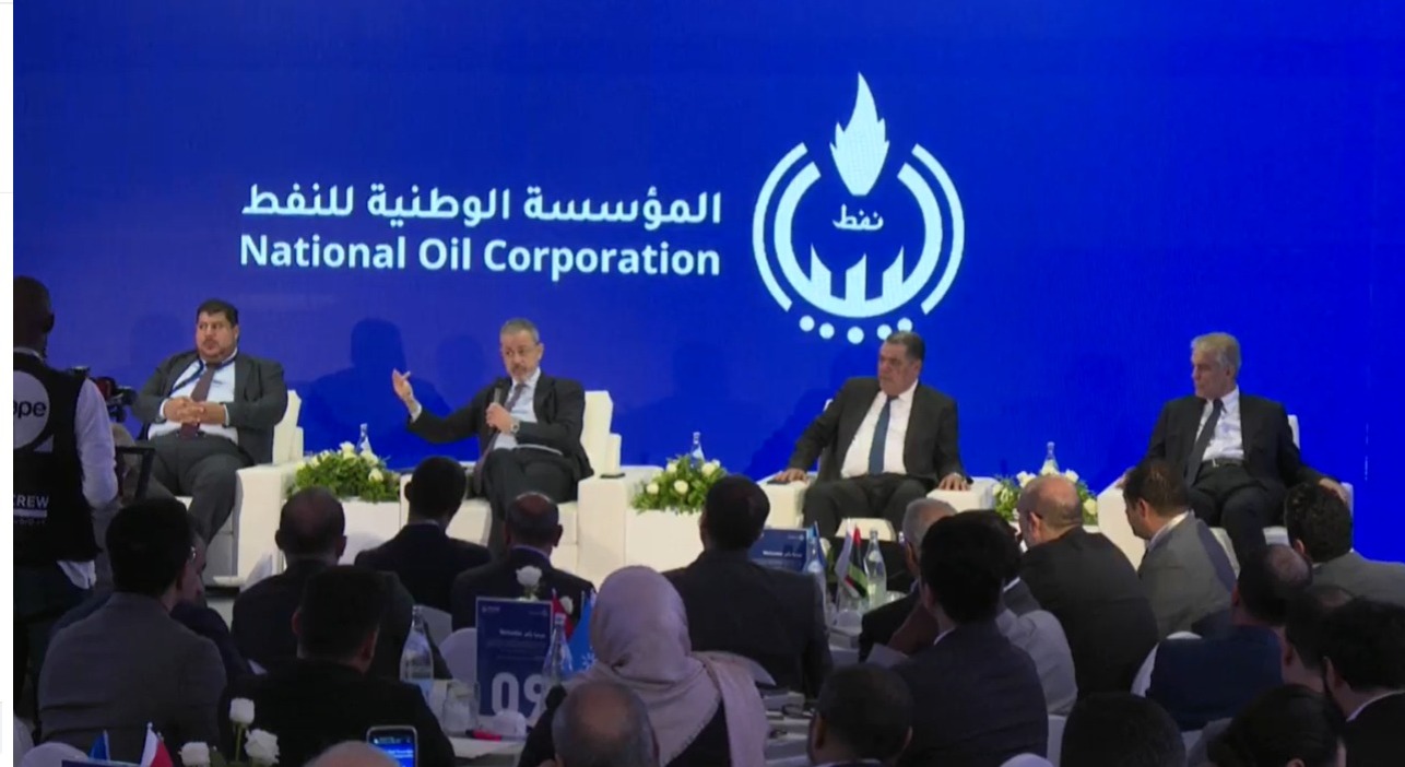 بدء فاعليات ملتقى الشراكة الاستراتيجية للنفط والغاز الذي تنظمه المؤسسة الوطنية للنفط بتونس . بدء فاعليات ملتقى الشراكة الاستراتيجية للنفط والغاز الذي تنظمه المؤسسة الوطنية للنفط بتونس .