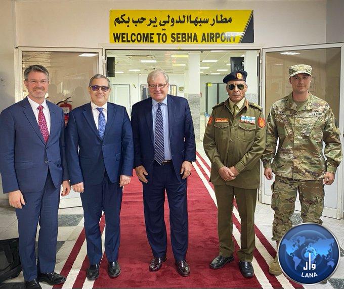 نورلاند يجتمع بعدد من المسؤولين العسكريين في مدينة سبها .
