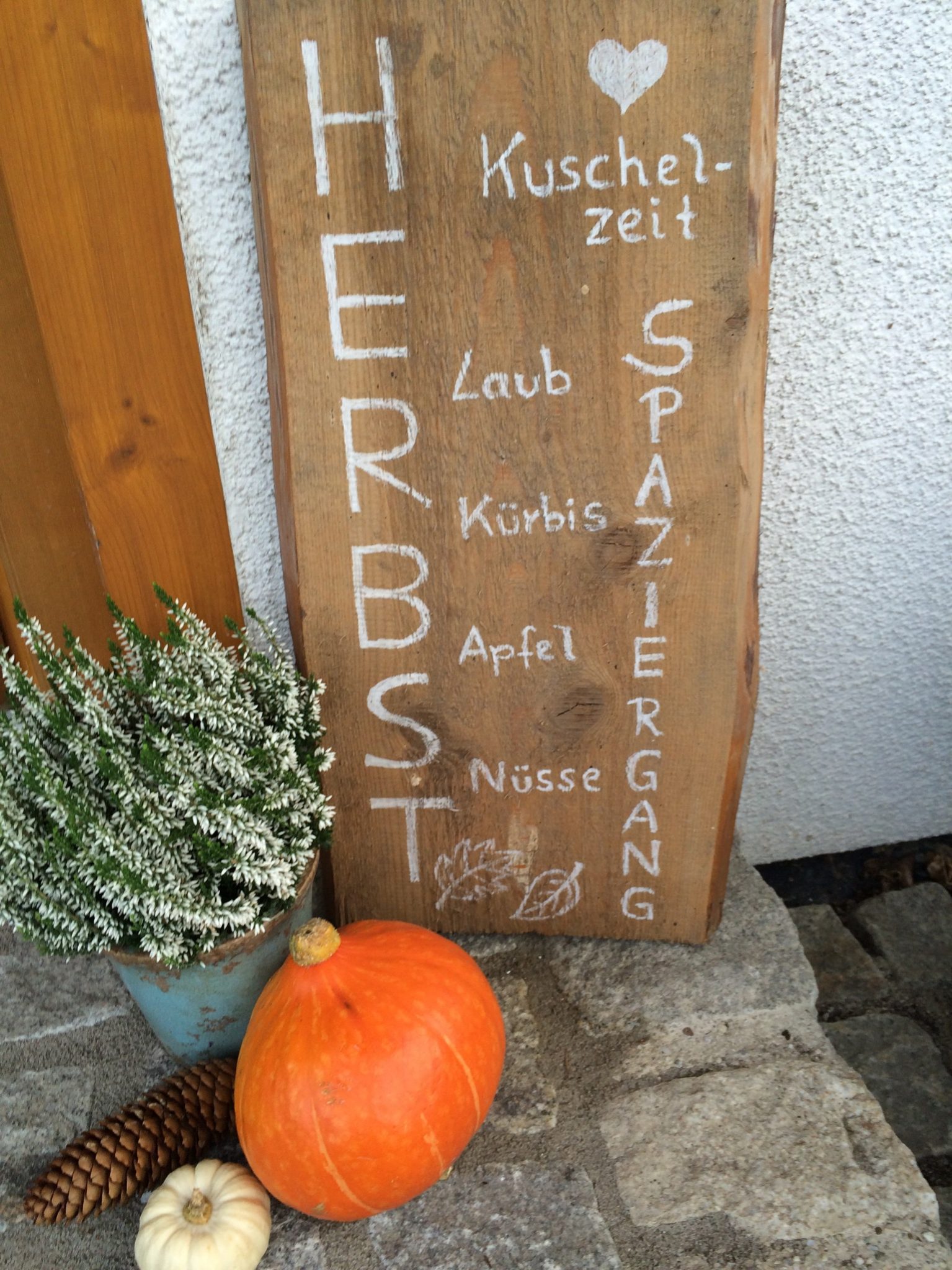 Wir haben für euch geniale tricks und tipps vorbereitet, wie man aus alten bilderrahmen neue und effektive dekoration basteln kann. Herbst-Deko 2016 - Vintage-Look & Holzscheite