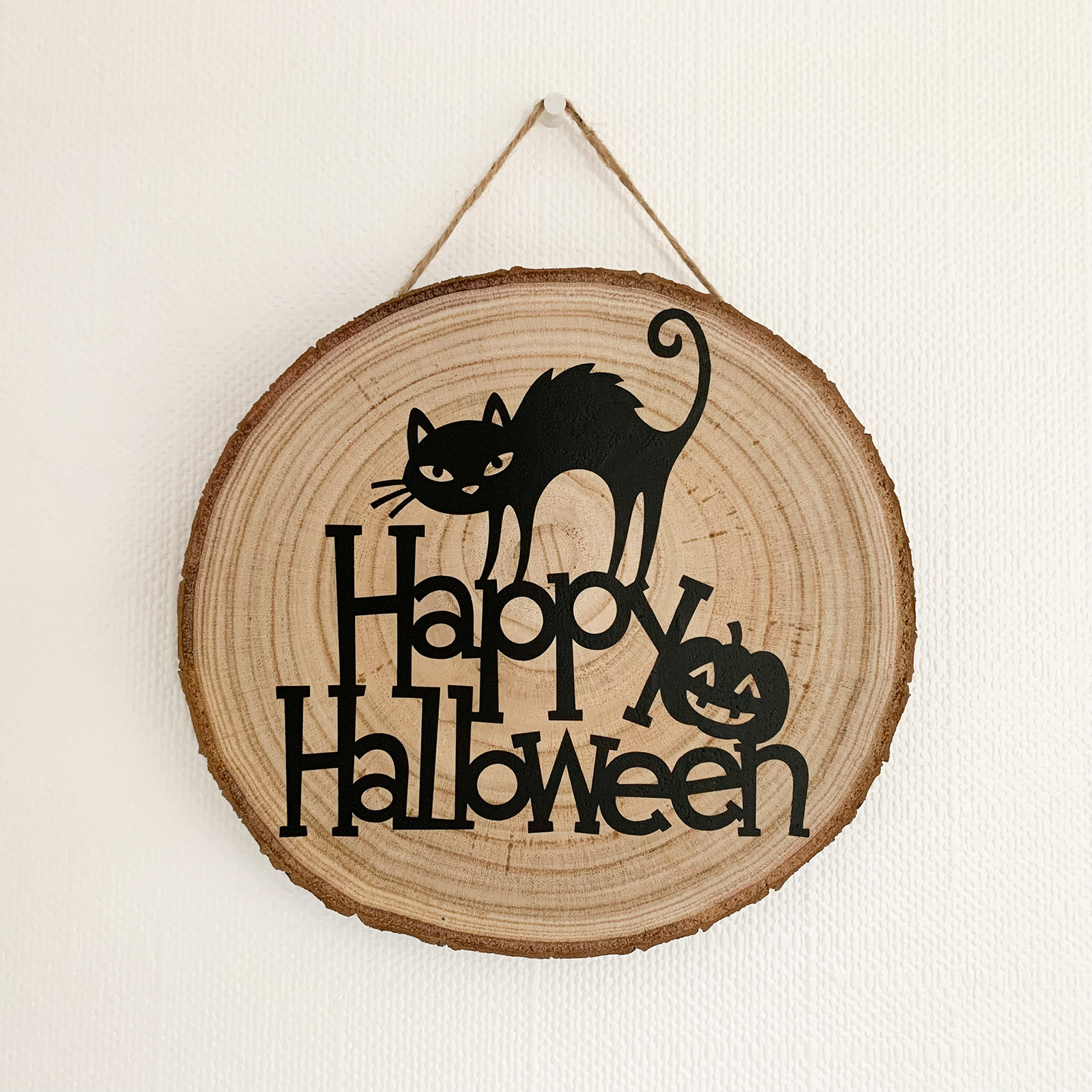 Abonnez vous vite a la chaine et profitez de nombreux tutos et patrons gratuits!! Ma Deco D Halloween Realisee Avec La Cricut 7 Diy Amusants
