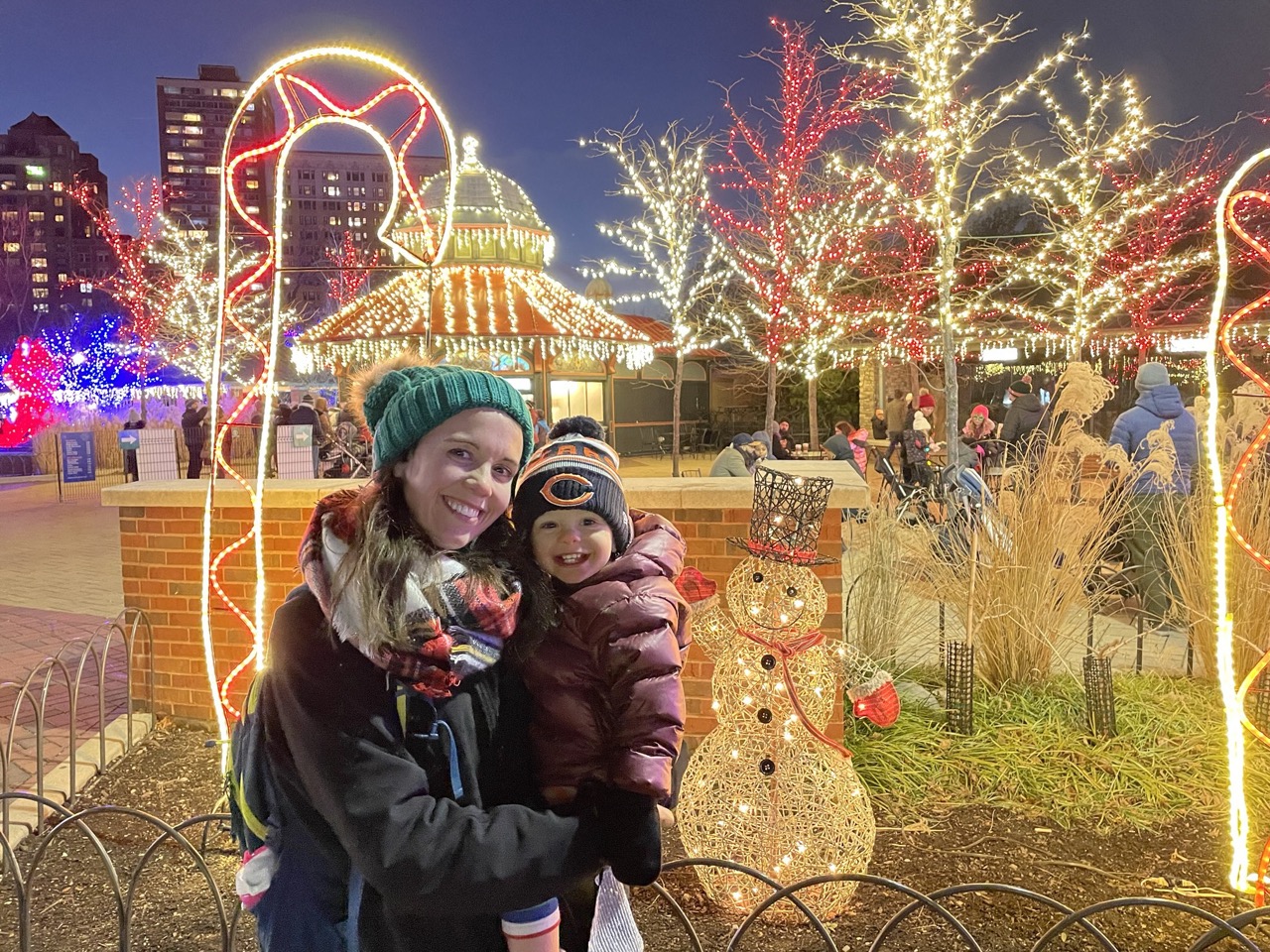 The tree lighting ceremony at daley plaza kicks things off, and it is followed one day later by the popular chicago christmas parade. Chicago At Christmas 3 Day Itinerary Lattes Runways