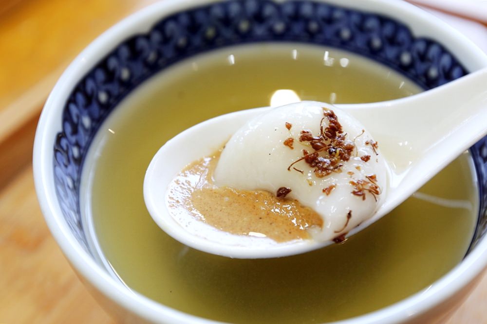 冬至最夯！台中手工湯圓吃起來就是不一樣！一咬爆餡配上清甜桂花釀超犯規