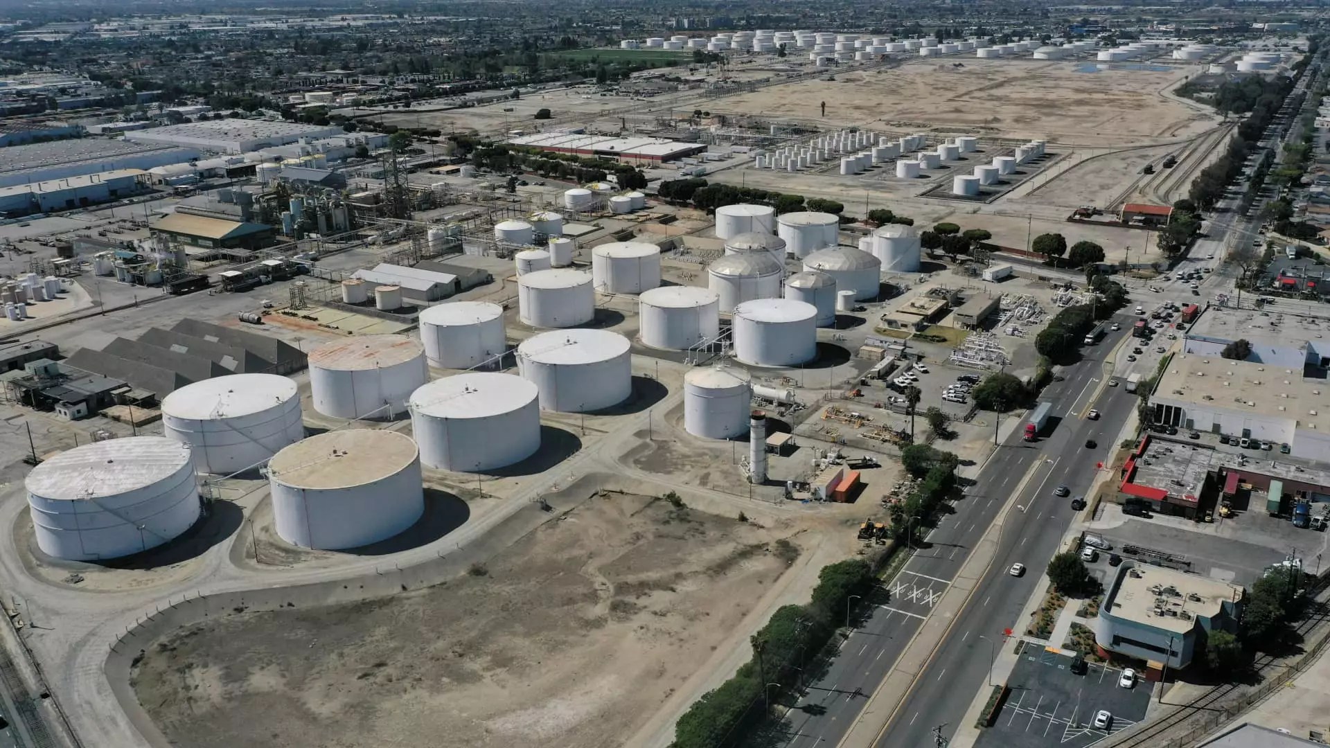 Emerging Opportunities in the Midstream Natural Gas Sector: Dividend Stocks to Watch