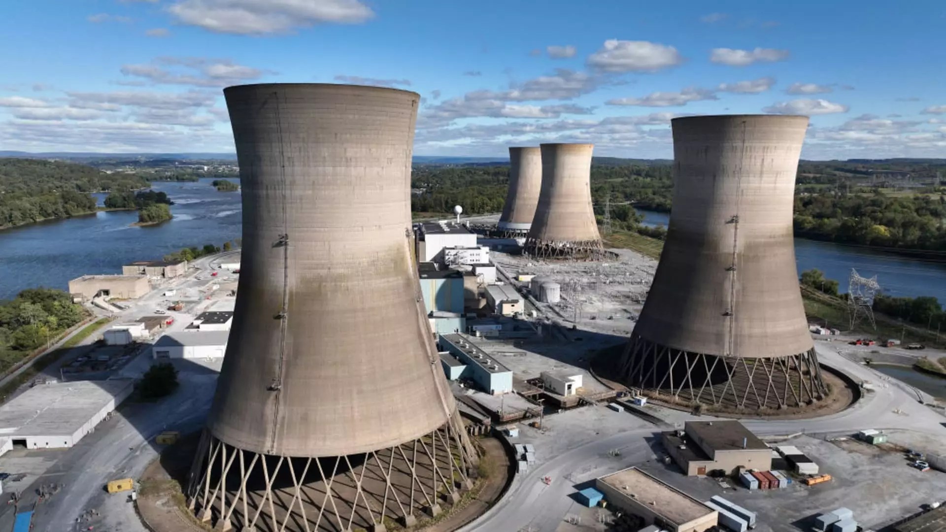 Revitalizing Nuclear Power: The Role of Small Modular Reactors in a Changing Energy Landscape